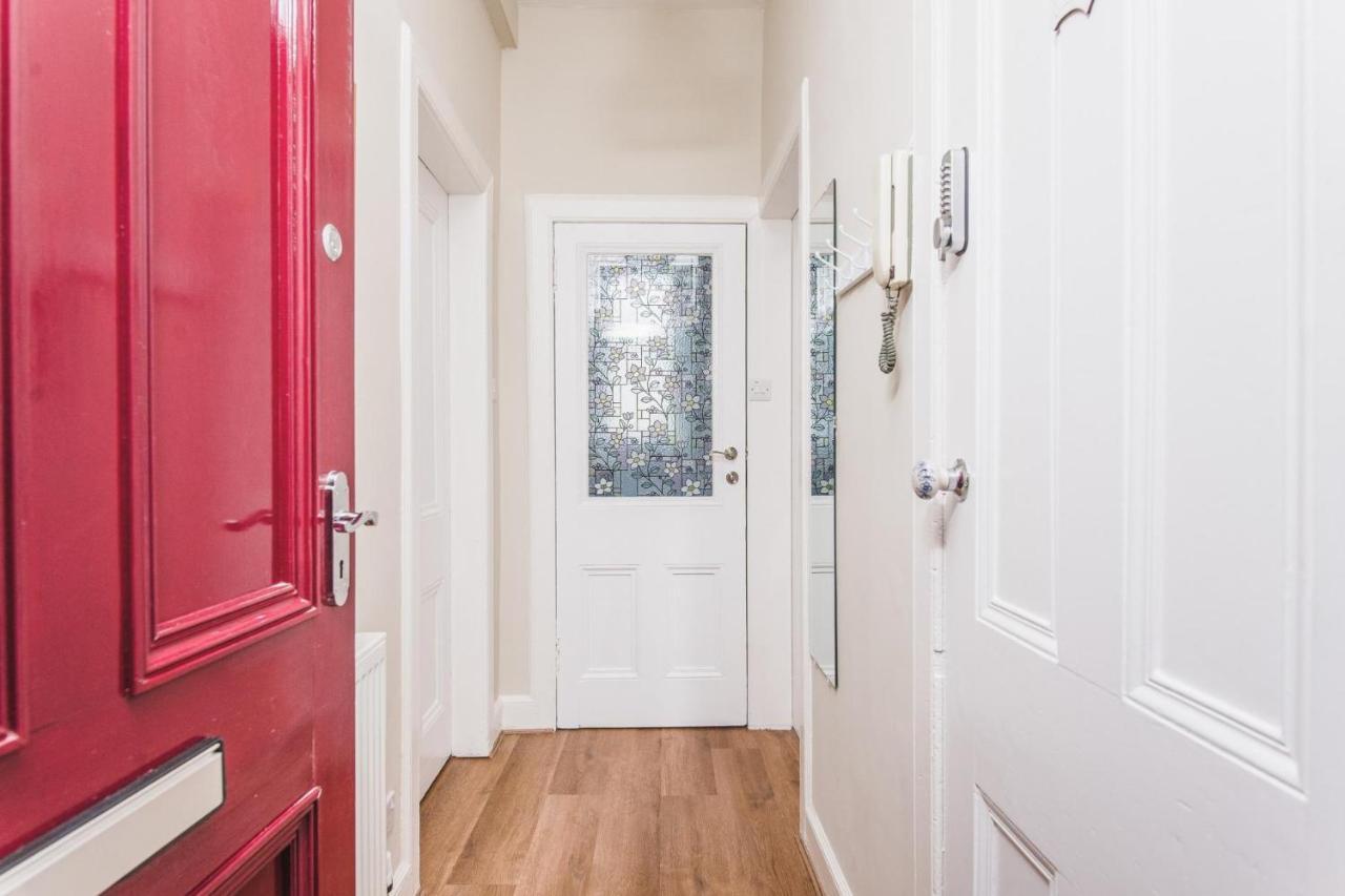 New Sleek 1bd Centre Apartment EDI