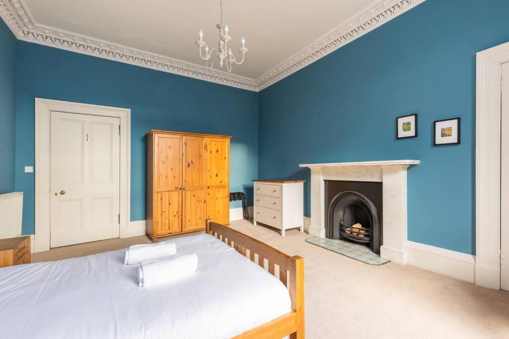 Apartment Stunning 3 Bedroom Flat In Bruntsfield EDI