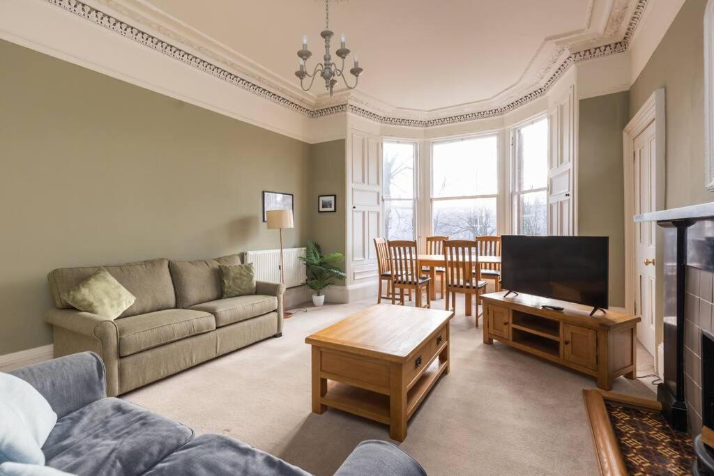 Apartment Stunning 3 Bedroom Flat In Bruntsfield EDI