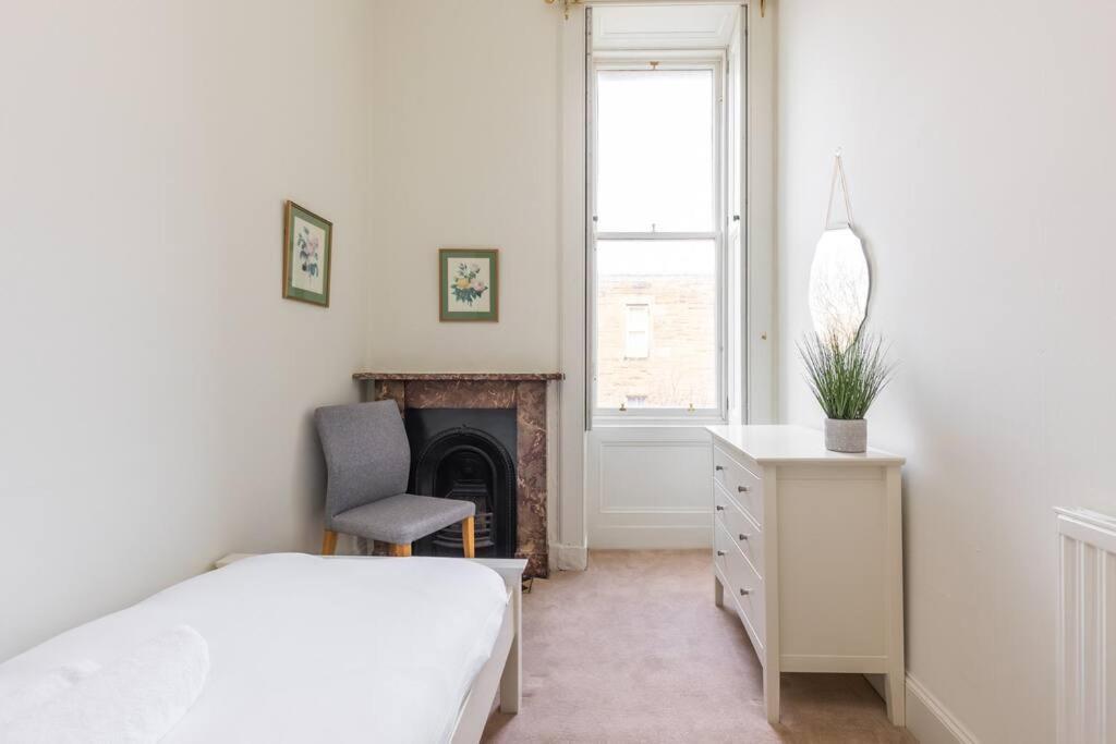Apartment Stunning 3 Bedroom Flat In Bruntsfield EDI