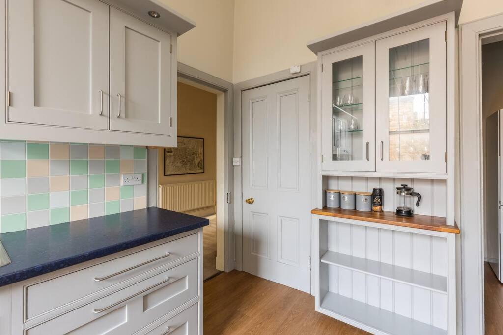 Apartment Stunning 3 Bedroom Flat In Bruntsfield EDI