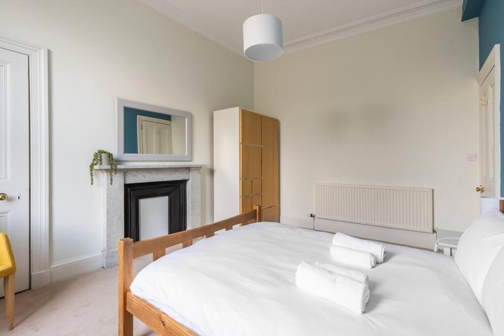 Stunning 3 Bedroom Flat In Bruntsfield EDI