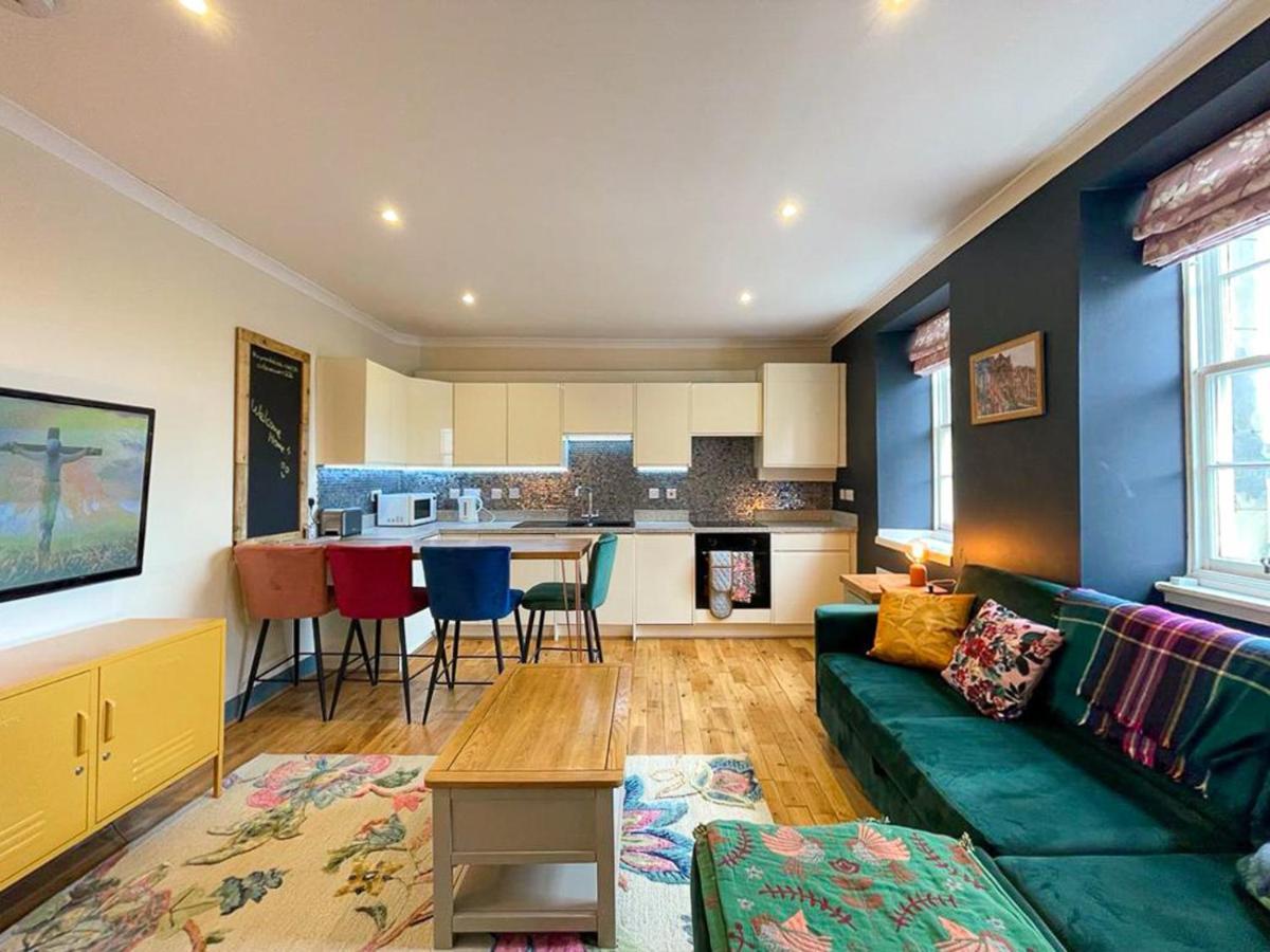 Lively & Energetic 2br On The Royal Mile EDI