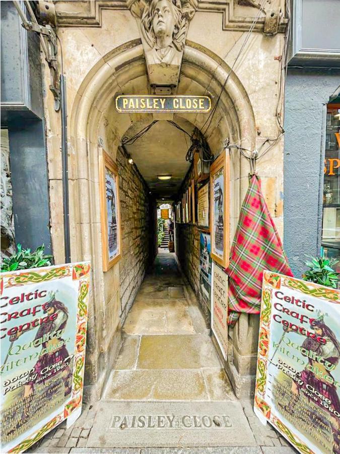 Lively & Energetic 2br On The Royal Mile