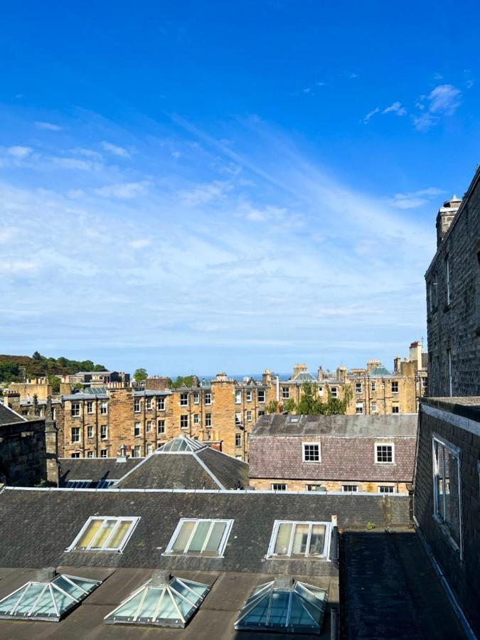Lively & Energetic 2br On The Royal Mile *