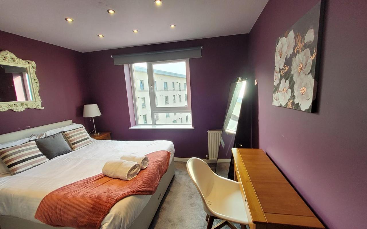4 Separate Beds, Sleeps 6, Beautiful 2 Bed * Edinburgh