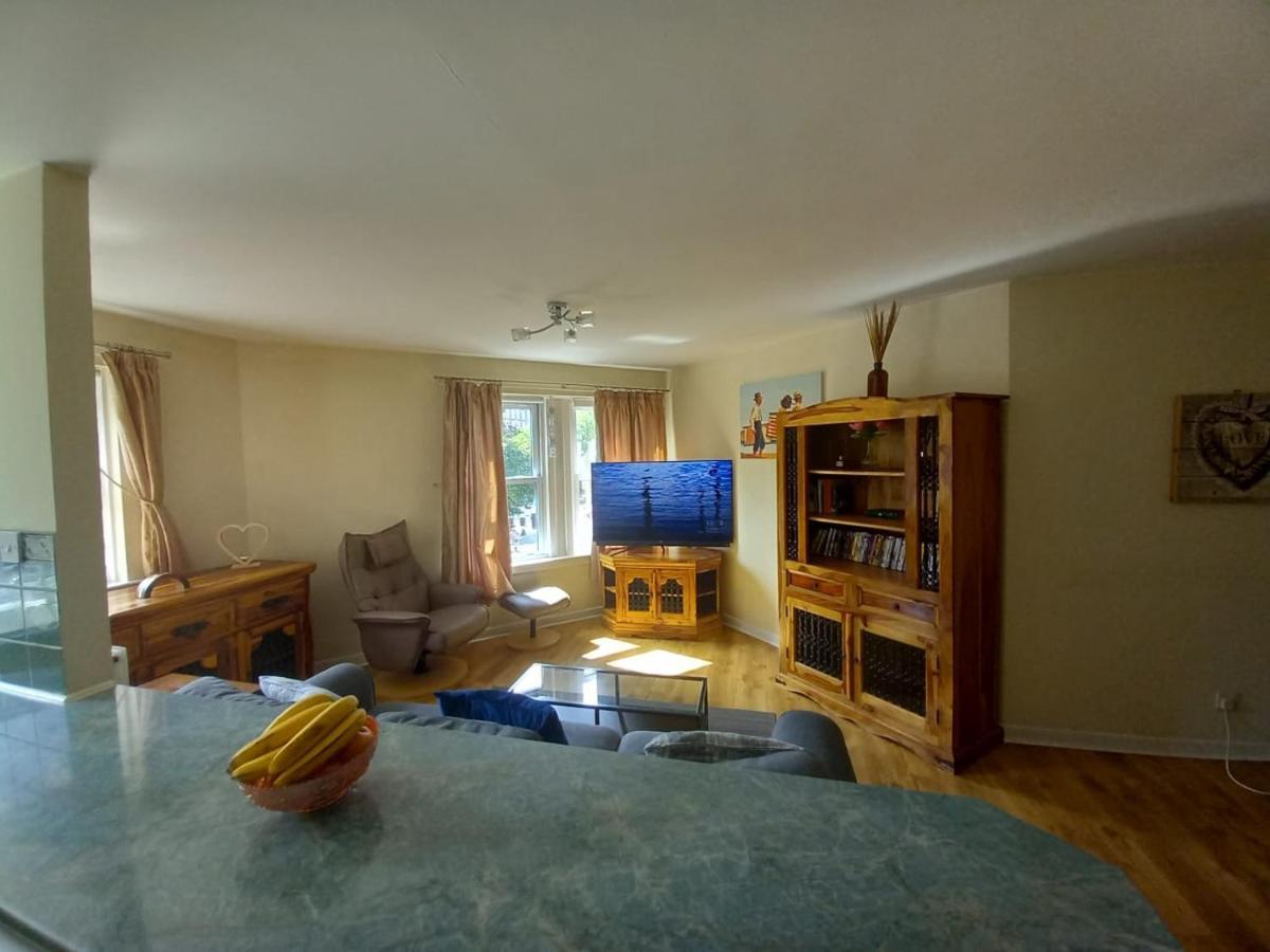 Apartment 3 Bedrooms Flat In Central Old Town , Grassmarket Heart Of Flat Sleeps 6 , Eh1 *