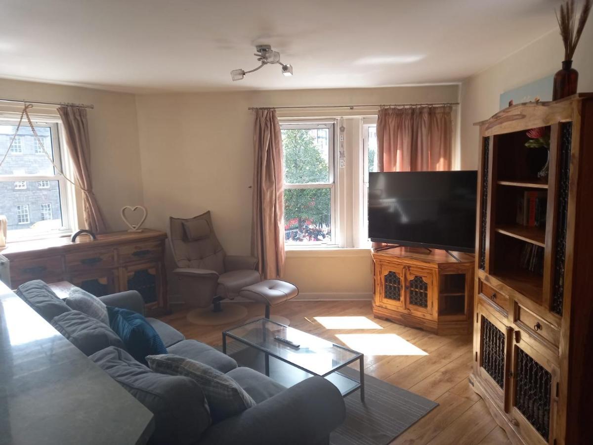 3 Bedrooms Flat In Central Old Town , Grassmarket Heart Of Flat Sleeps 6 , Eh1