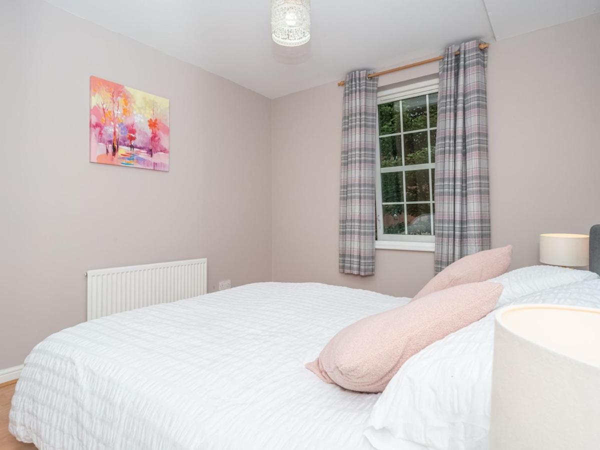 Modern Renovated 2bed Flat With Free Parking * Edinburgh