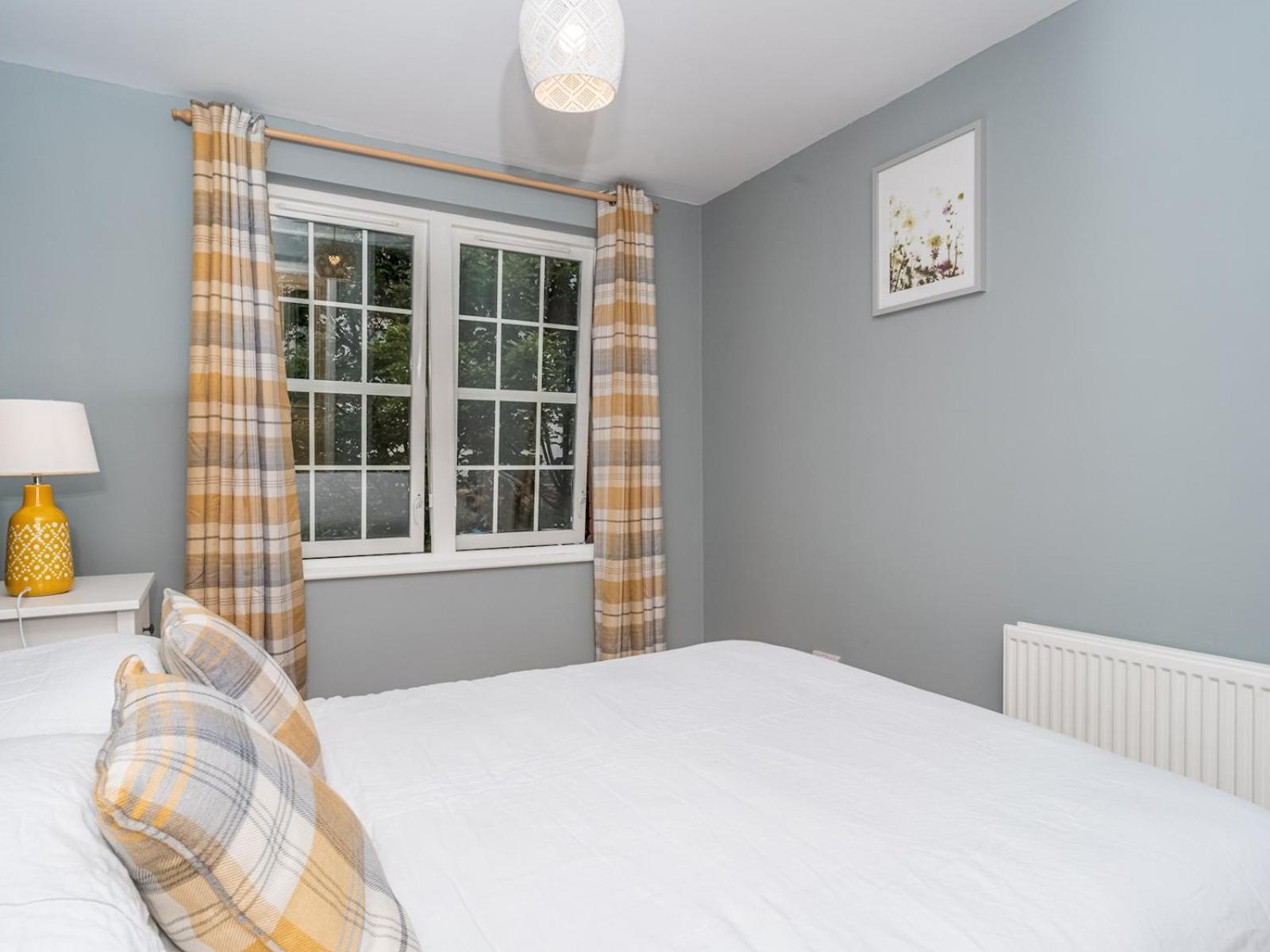 Modern Renovated 2bed Flat With Free Parking *