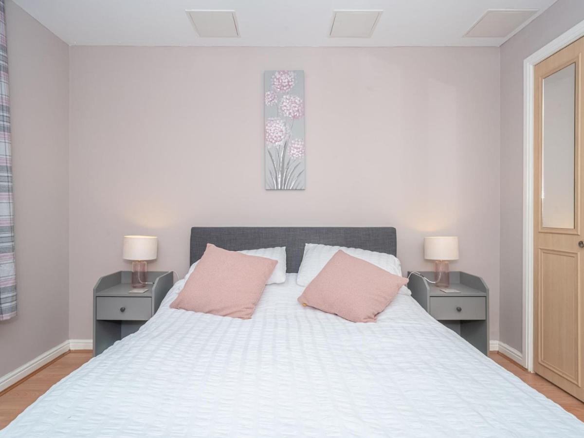 Modern Renovated 2bed Flat With Free Parking Apartment