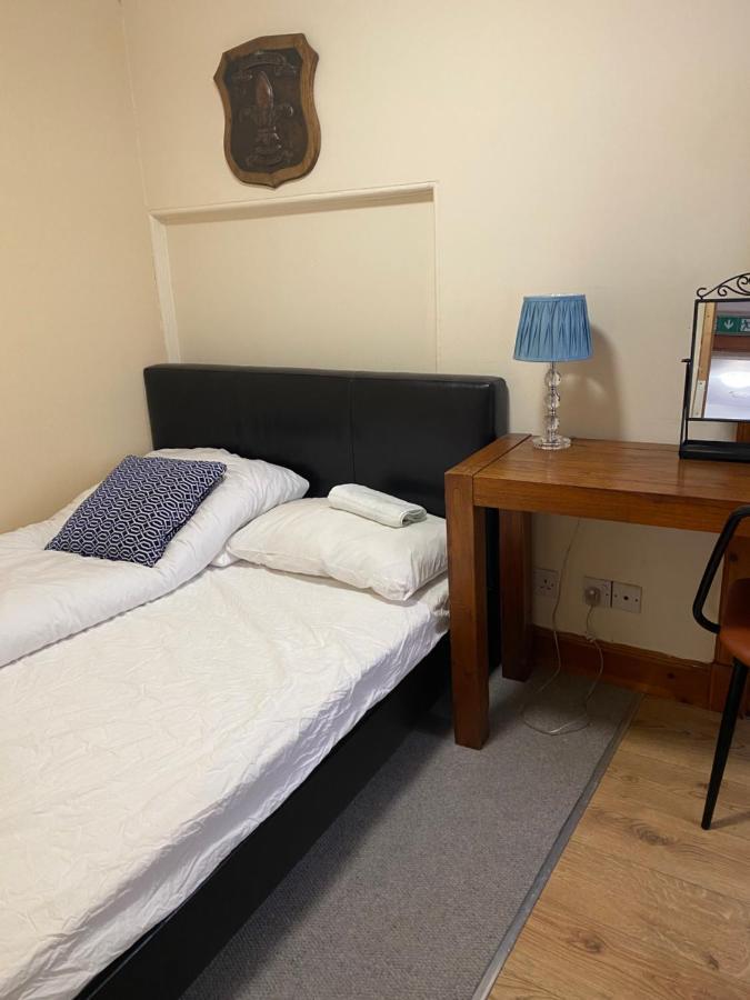 Edinb&b
