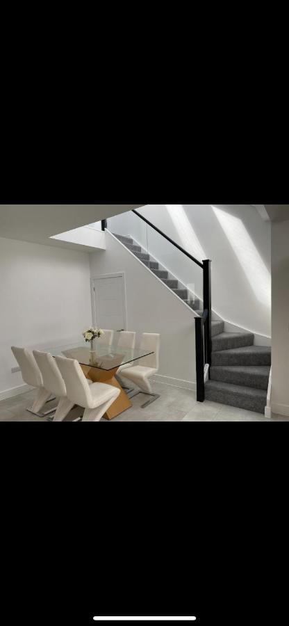 Perfect 4 Bedroom 2 Bathroom * EDI