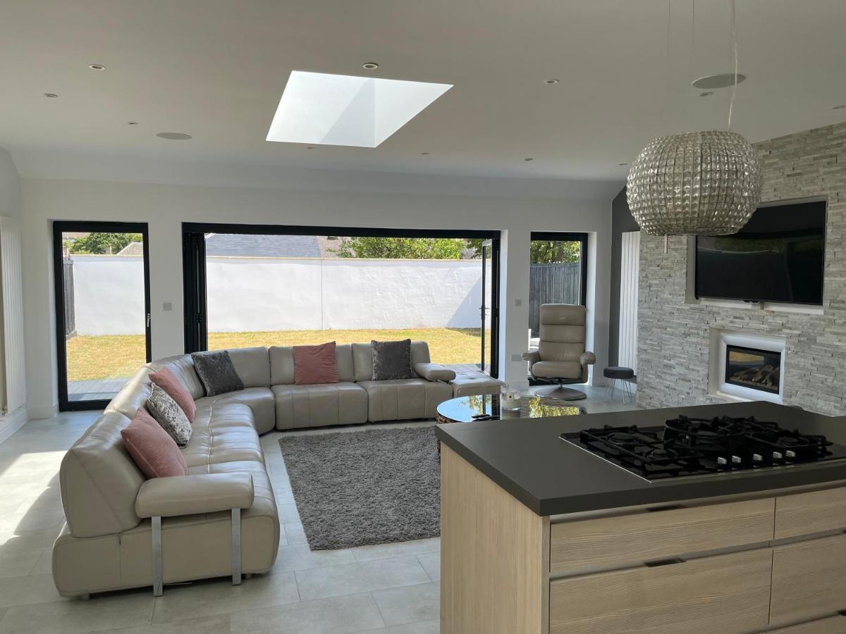 Perfect 4 Bedroom 2 Bathroom Ferienhaus