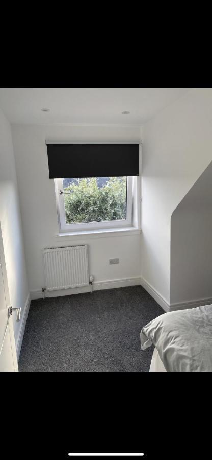 Perfect 4 Bedroom 2 Bathroom EDI