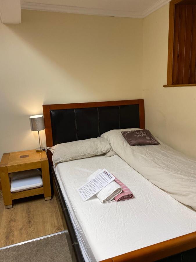 Edinb&b