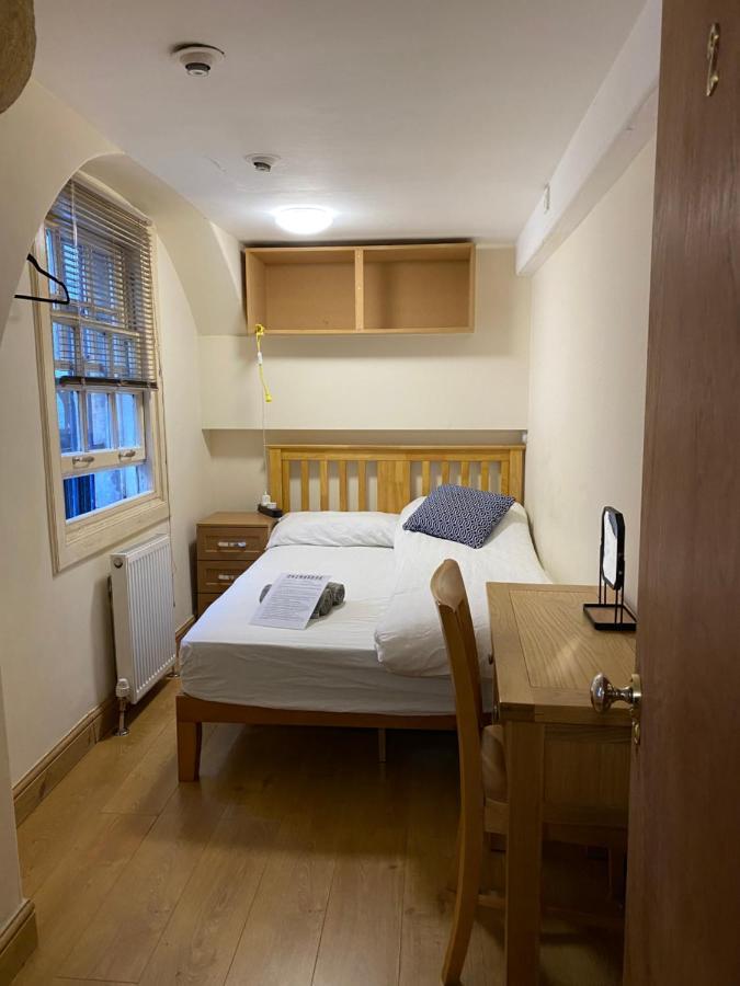 Edinb&b * Edinburgh