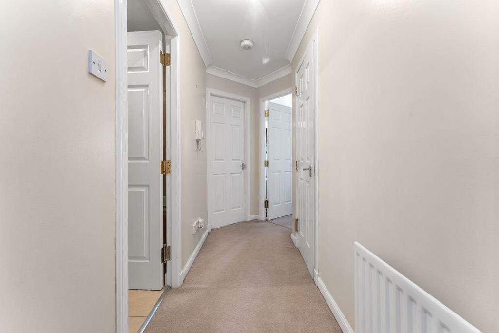Modern 1br Flat - Free Parking + Lift Apartment Edinburgh