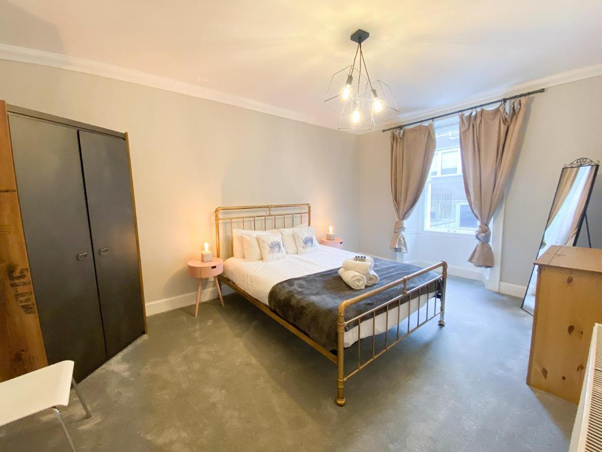 Rose Street's Hidden Treasure- 2bed Newly Refurbished Apartment Edinburgh