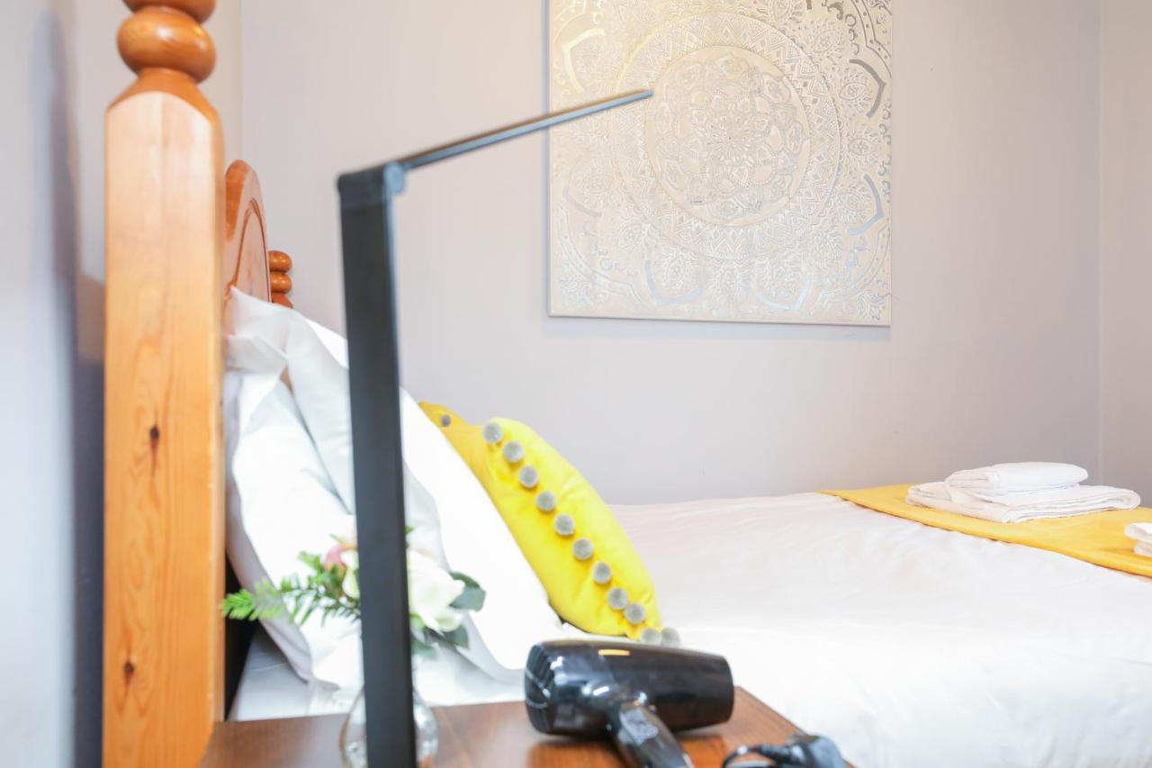 Beautiful In - Free Parking Guest house *