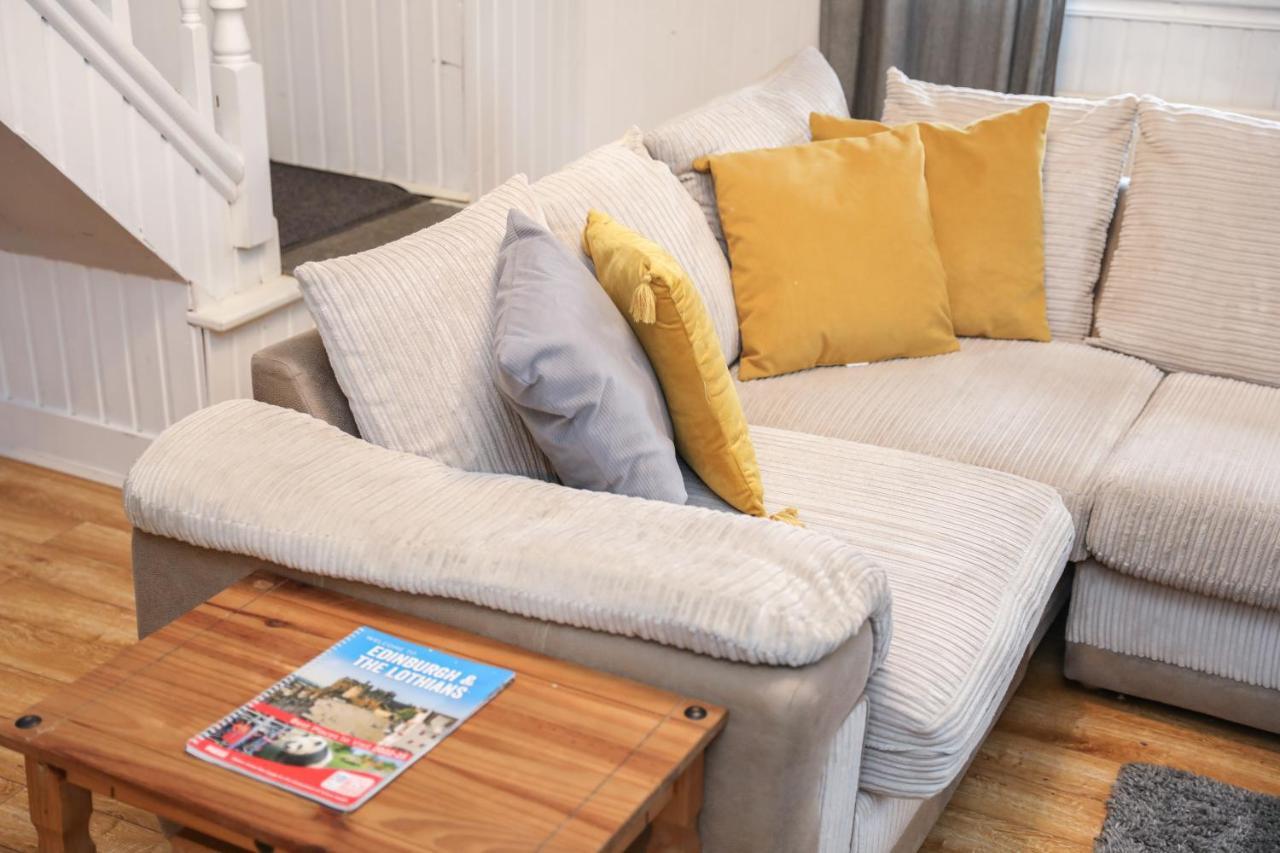Guest house Beautiful In - Free Parking Edinburgh