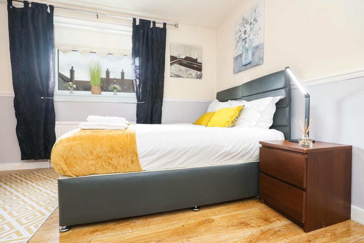Beautiful In - Free Parking Guest house