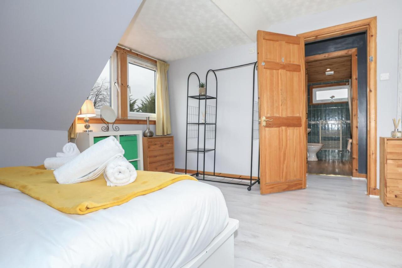 Beautiful In - Free Parking Guest house *