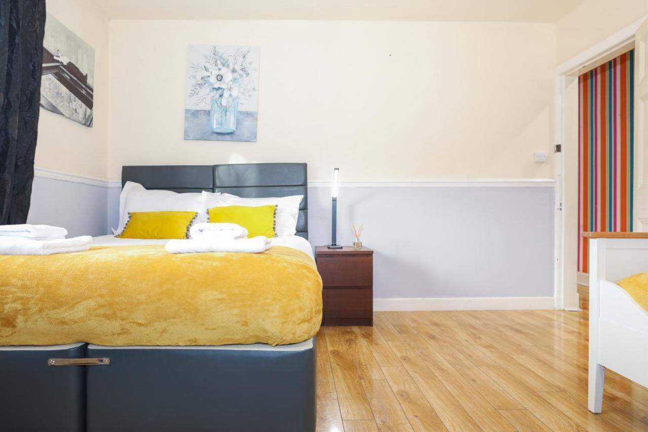 Beautiful In - Free Parking Guest house *