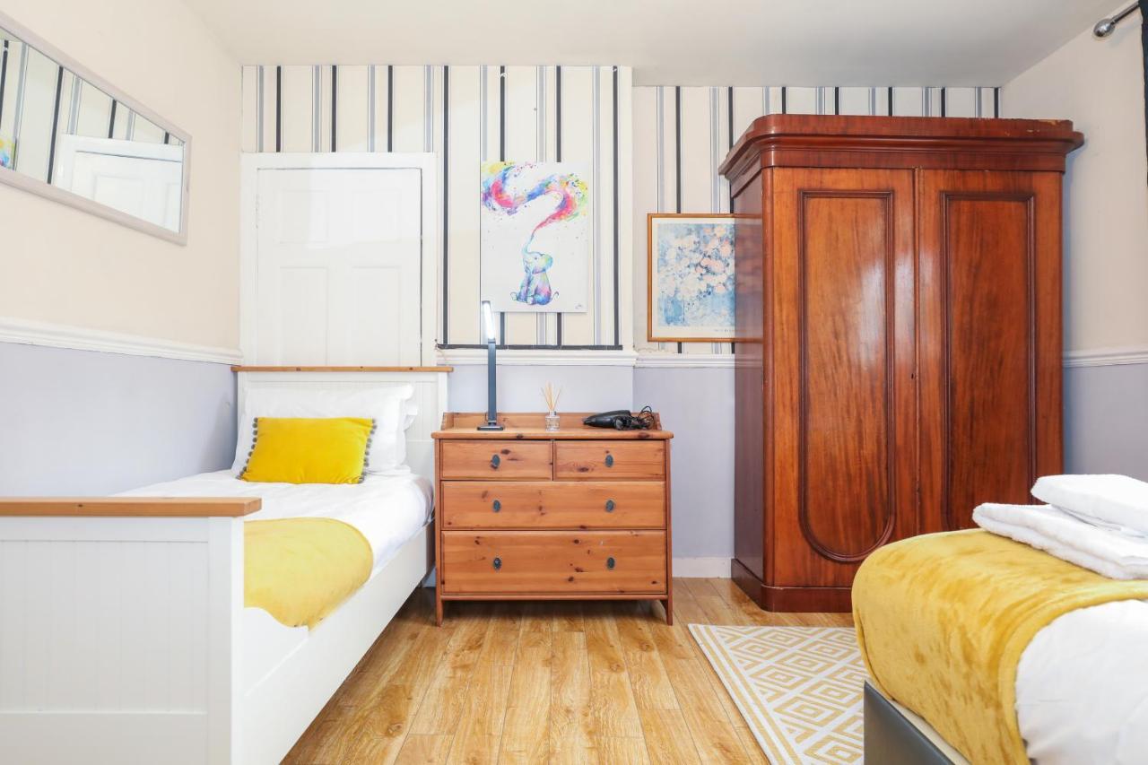 Beautiful In - Free Parking Guest house *