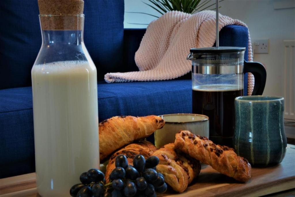Peaceful, Lovely And Modern, Entire House Holiday home *