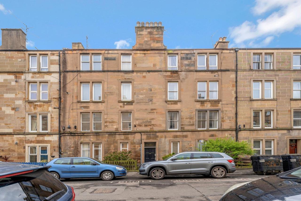 Apartment Centre 2 Bedroom Flat - Close To Haymarket Train Station. EDI