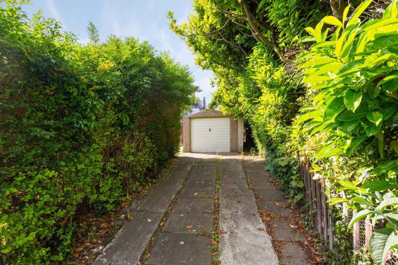 Holiday home Lovely 3bed House-private Parking Edinburgh