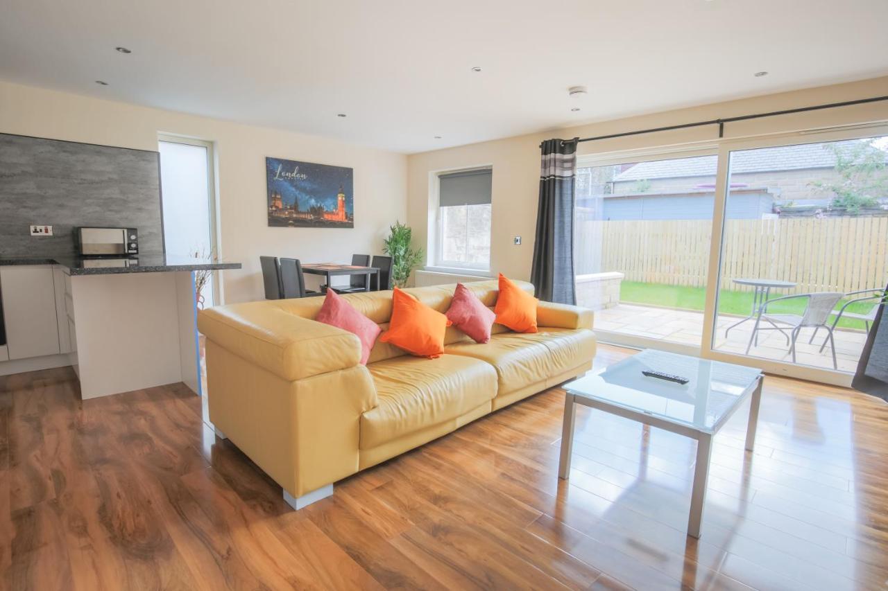 Stylish Modern Newly Built 15 Min From Centre Apartment Edinburgh