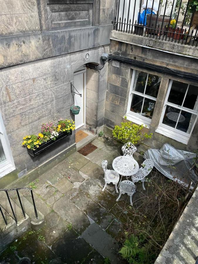 Apartment Fantastic 3 Double Bedrooms 2 Bathrooms Garden Sleeps 6 EDI