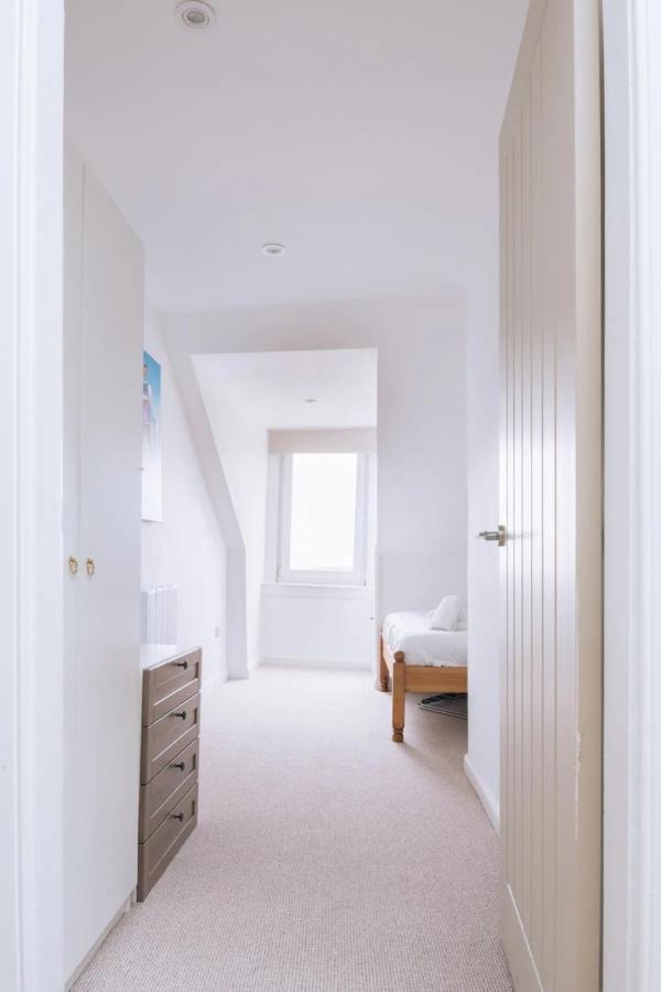 & Modern 2bd Flat - Apartment