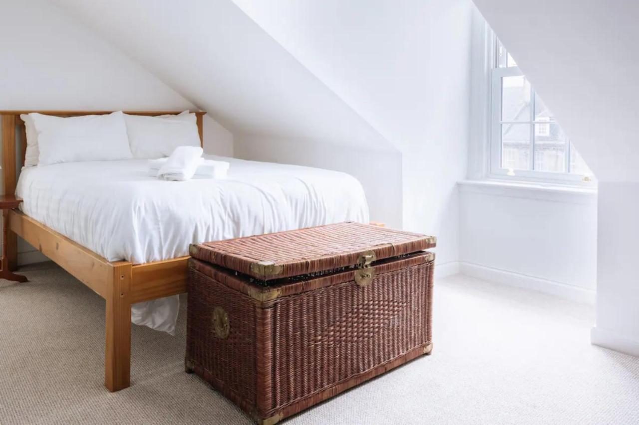 Apartment & Modern 2bd Flat - *