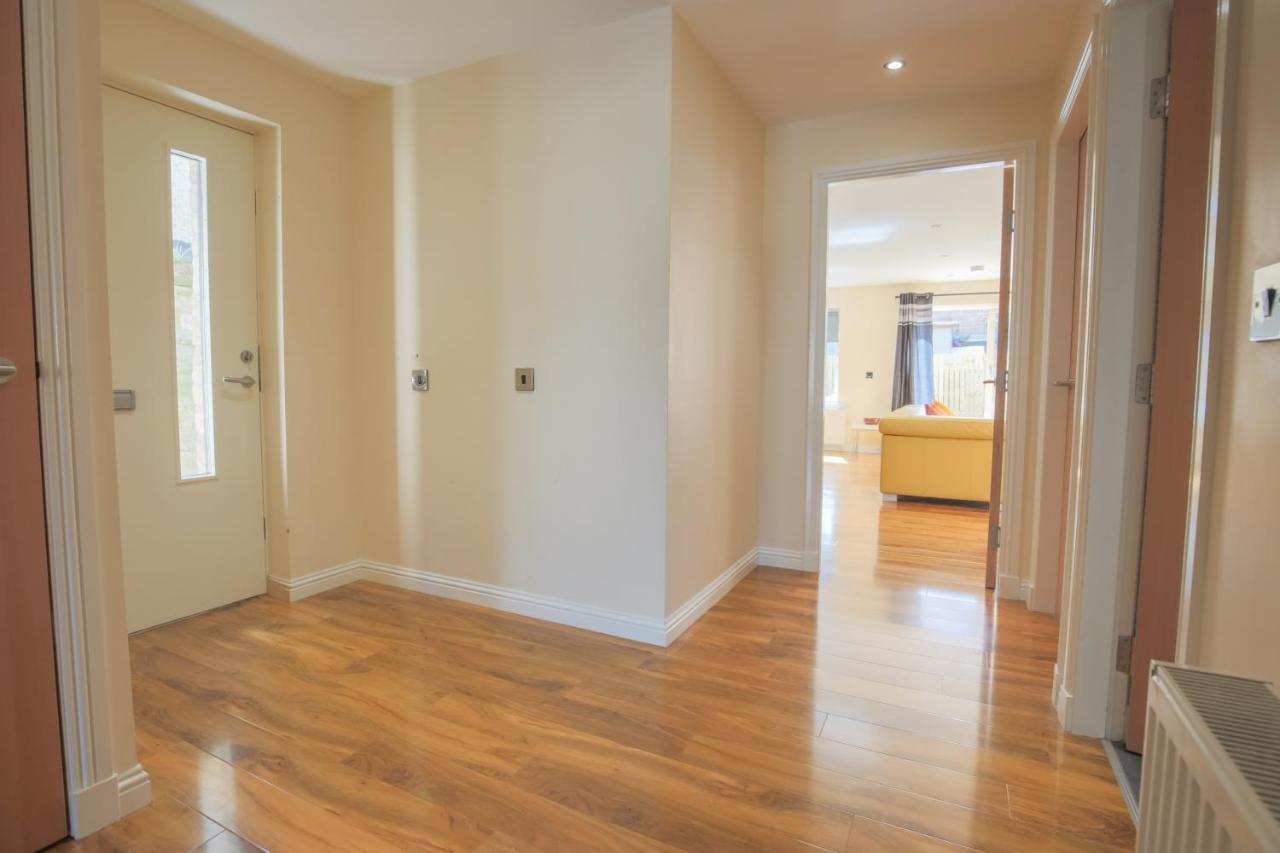 Apartment Stylish Modern Newly Built 15 Min From Centre Edinburgh
