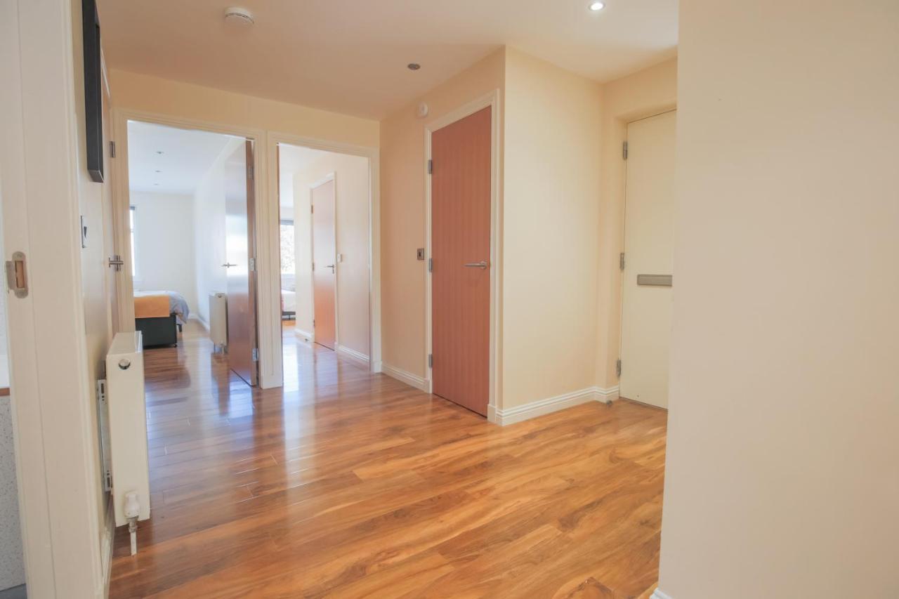 Stylish Modern Newly Built 15 Min From Centre *