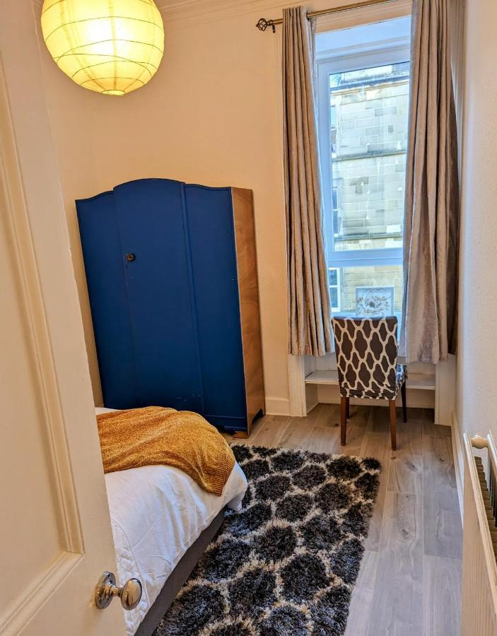 Homestay Cozy Close To The City