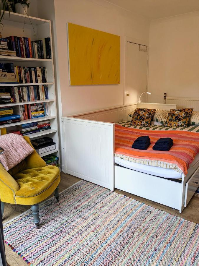 Homestay Private With Terrace And Free Parking *