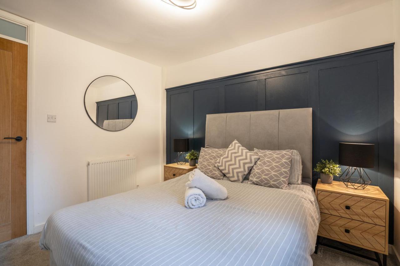 Modern 2bed Apartment-free Parking * Edinburgh