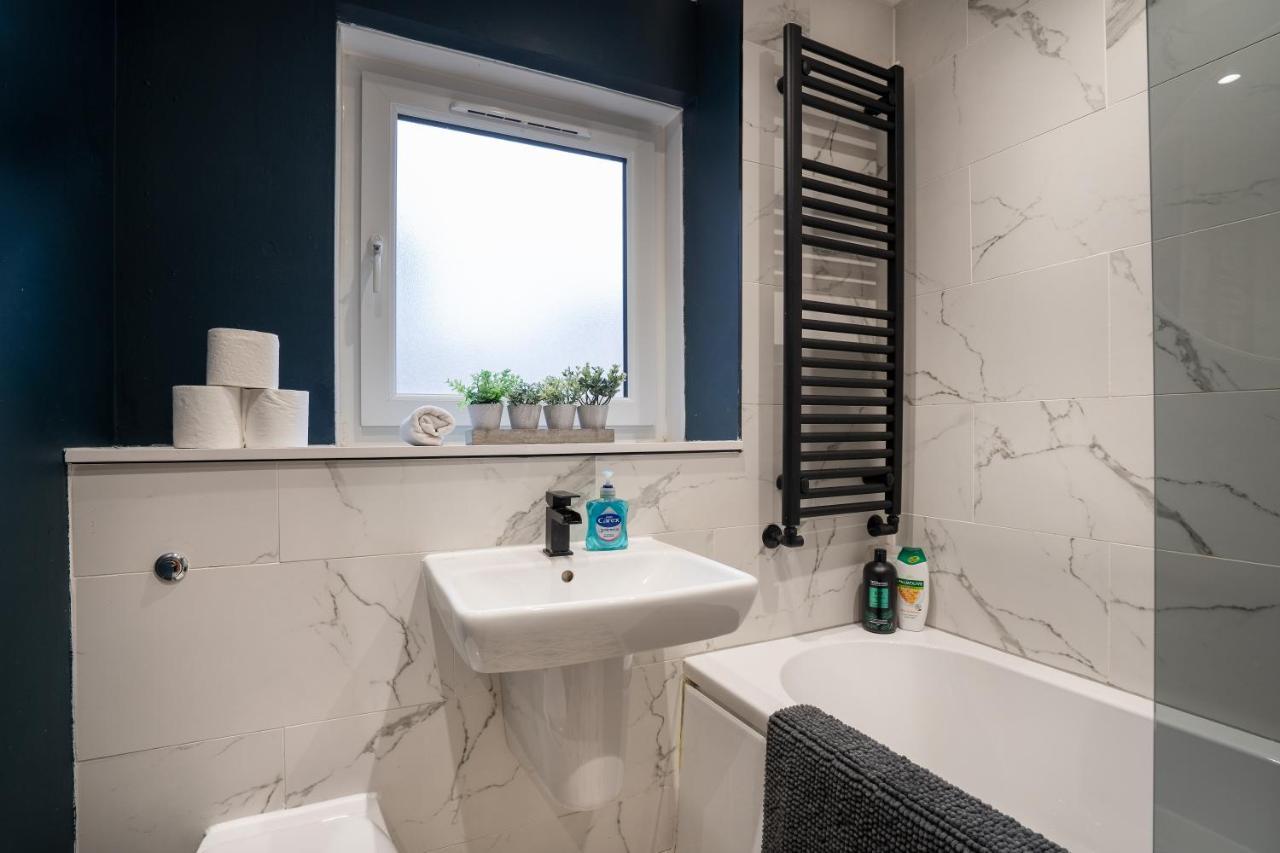 Modern 2bed Apartment-free Parking Apartment Edinburgh