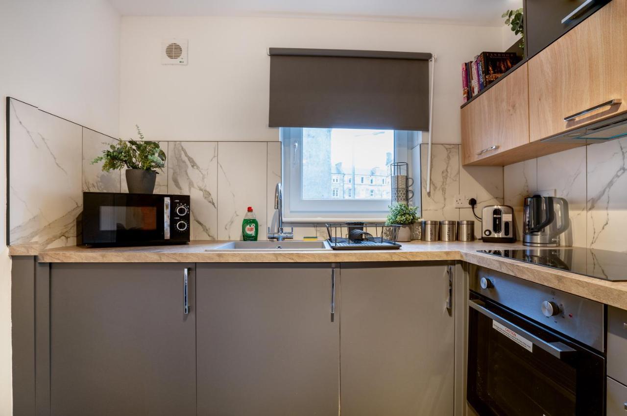 Apartment Modern 2bed Apartment-free Parking *