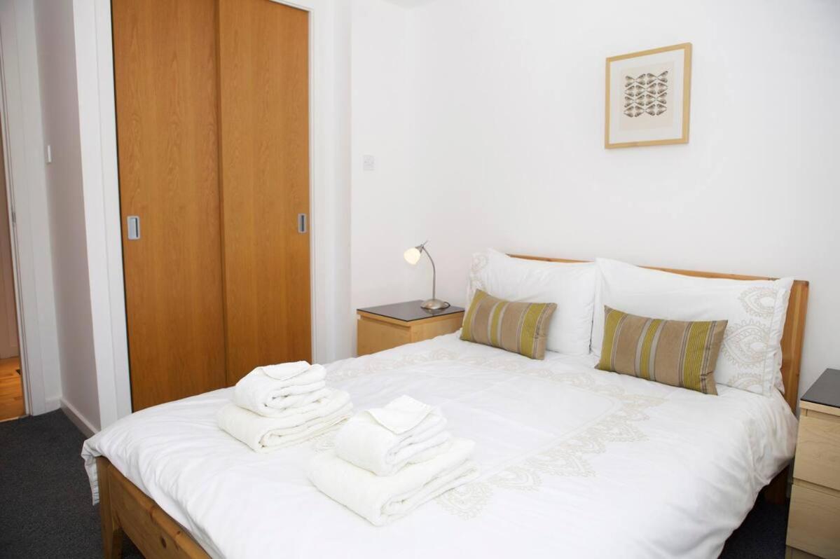 Joivy Inviting Flat With Parking In Canonmills Apartment