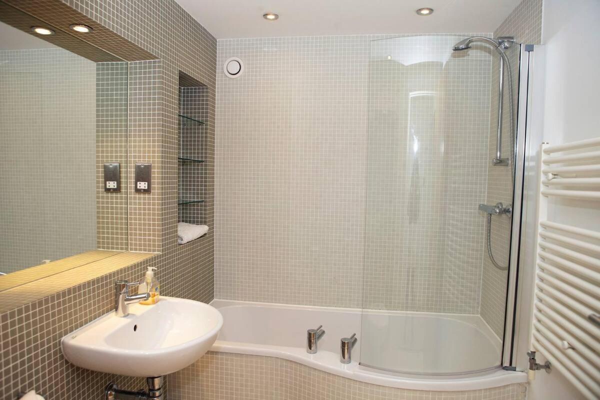 Joivy Inviting Flat With Parking In Canonmills * Edinburgh