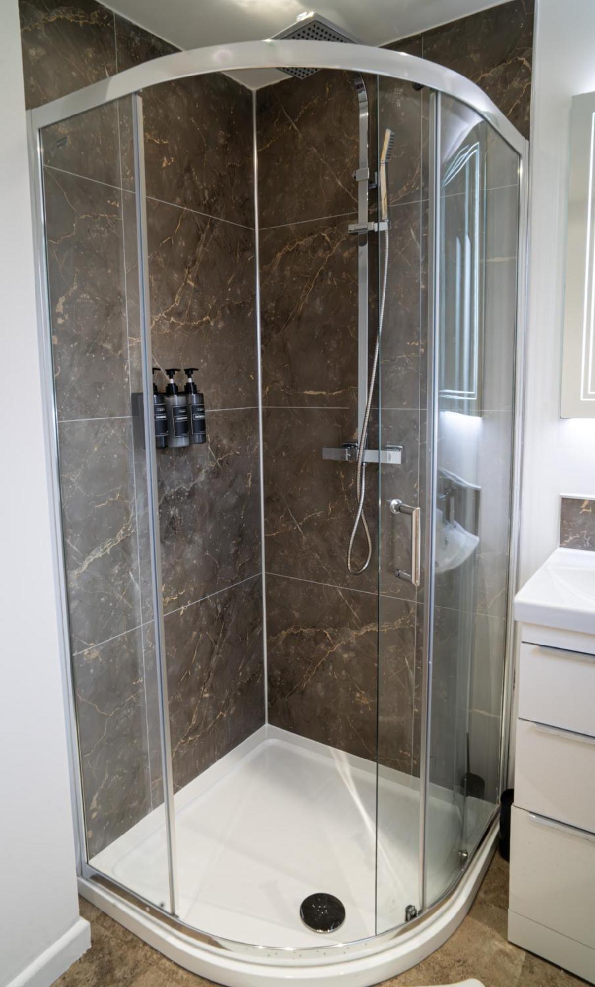 Modern 2 Bedroom In Free Parking Edinburgh