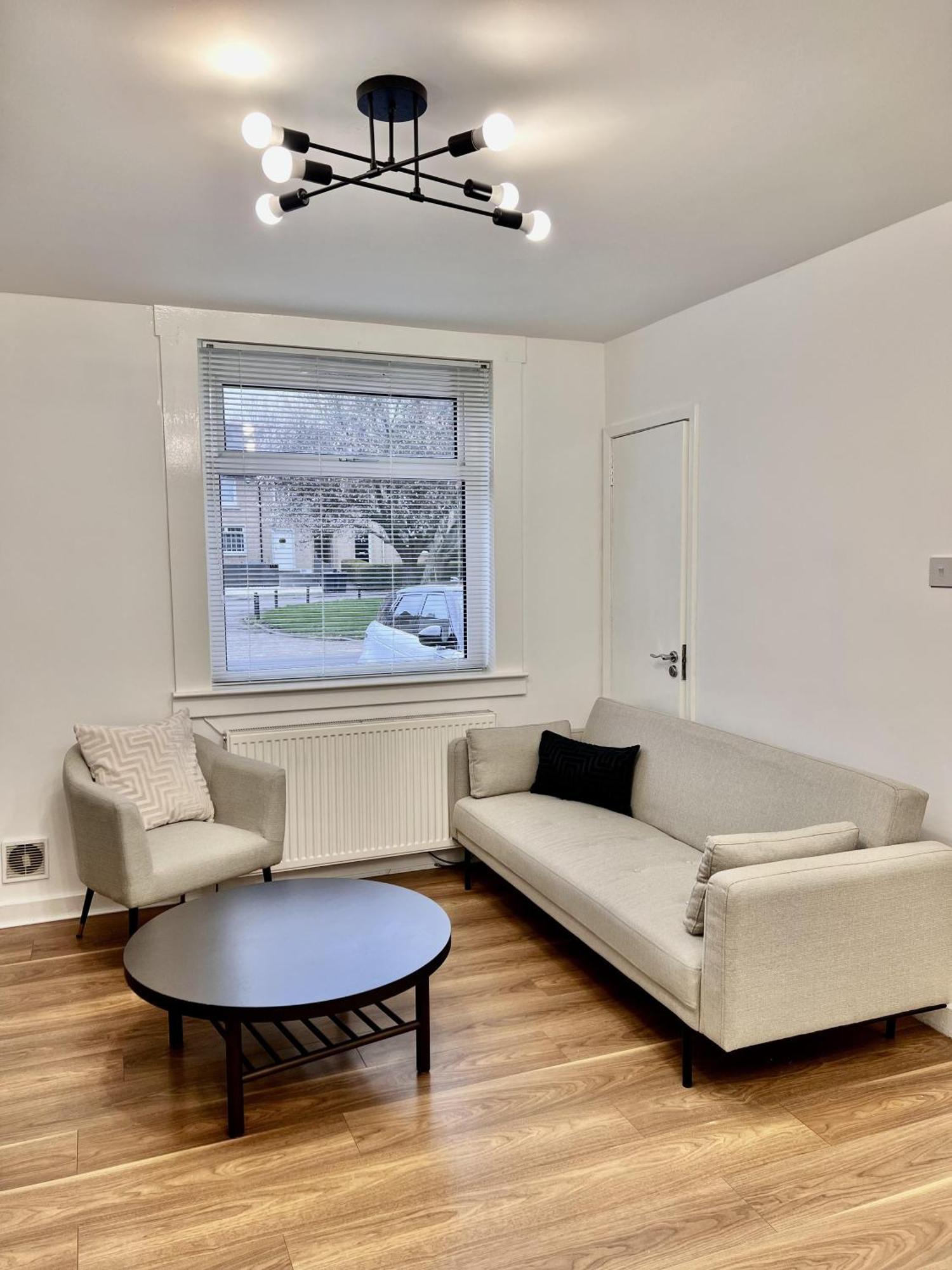 Modern 2 Bedroom In Free Parking *