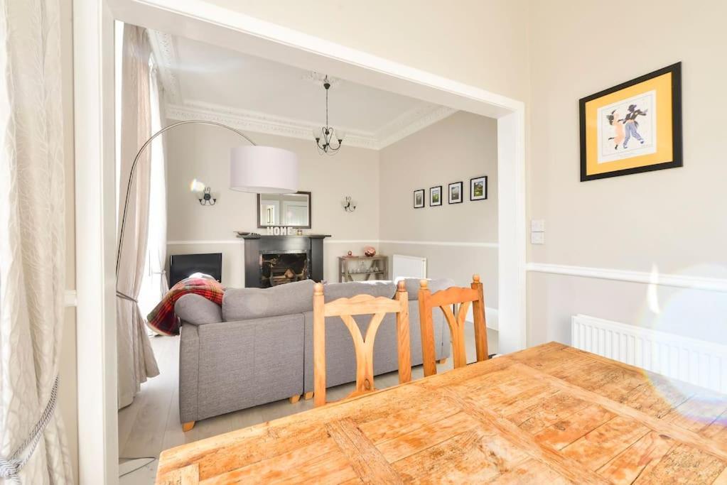 George Iv Bridge - Superbly Located 3 Bedroom! *