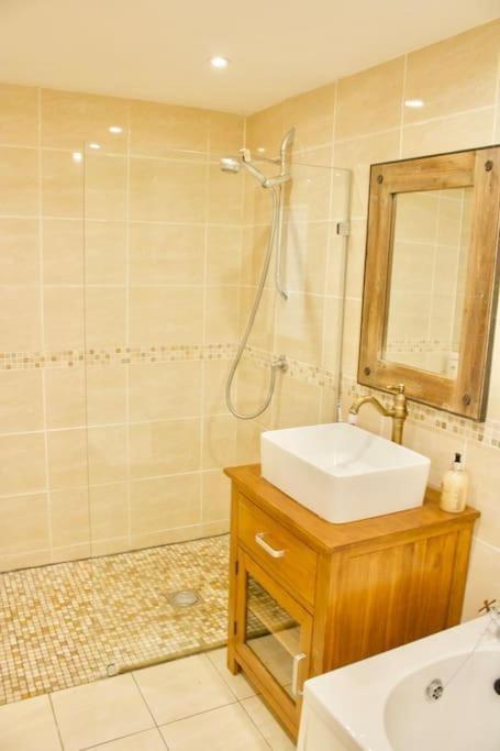 Apartment Arthur St - Spacious 3br House W Parking In Leith Edinburgh