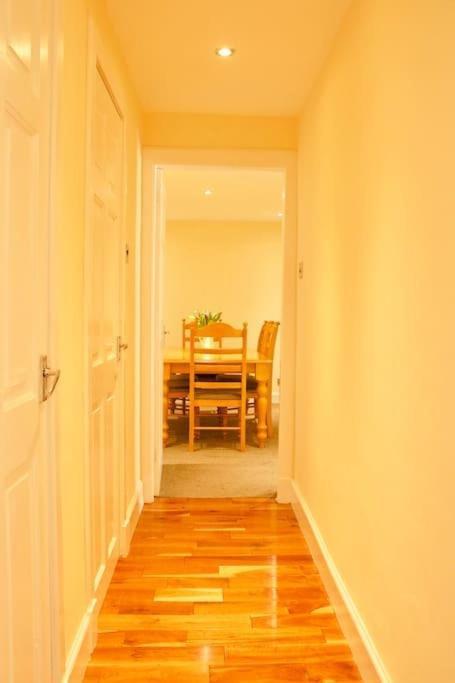 Apartment Arthur St - Spacious 3br House W Parking In Leith